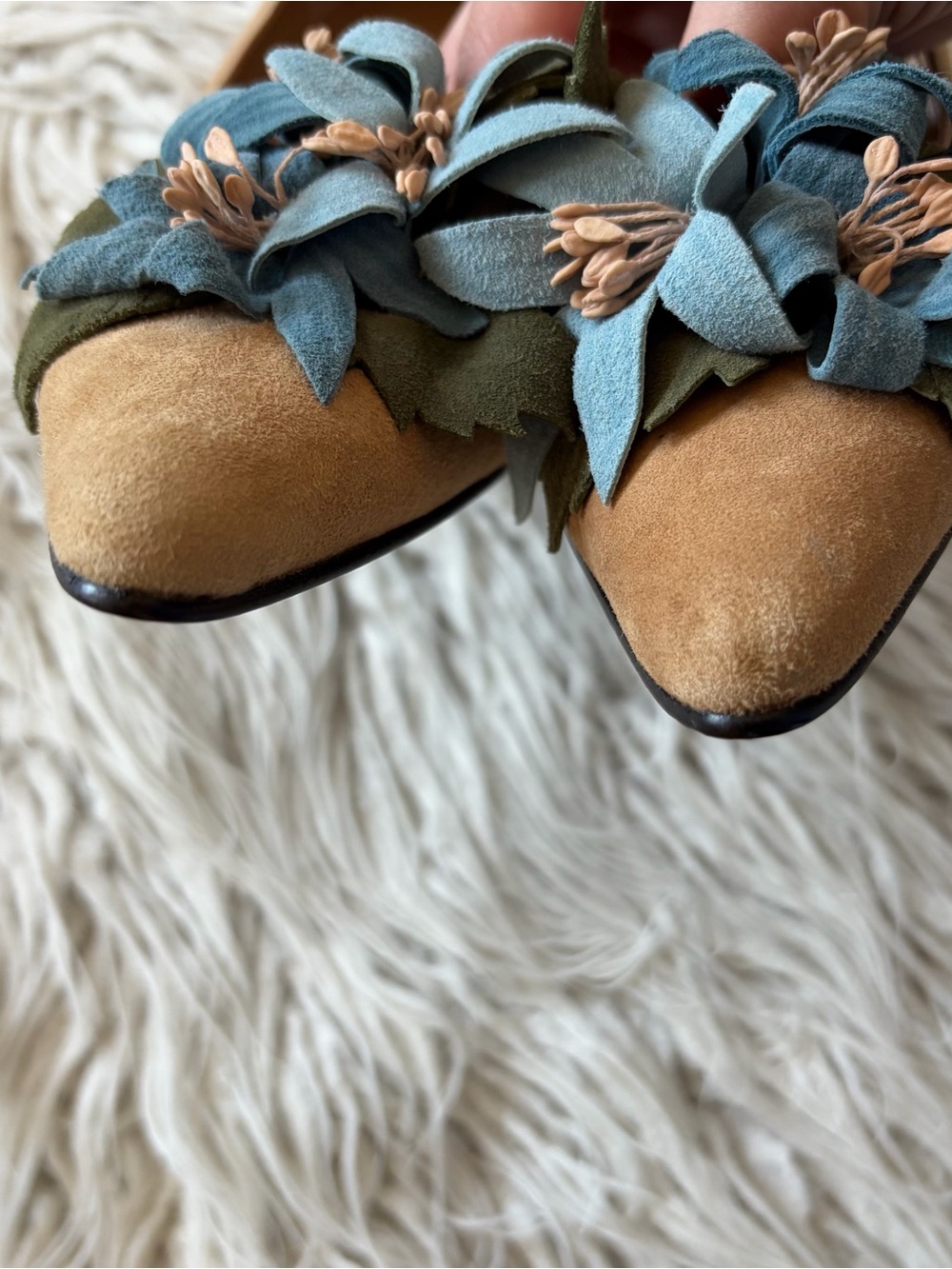 Zalo Suede Pointed Toe Floral Accents Tan Brown Pump High Heels Shoes Size 8.5M - Picture 6 of 9